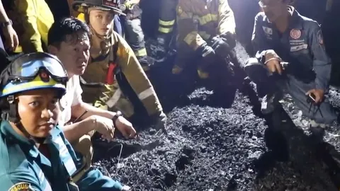 เจอแล้วเด็กทารก ร่างถูกเผาไม่เหลือ คาซากบ้านไฟไหม้ชุมชนวัดสังฆราชา