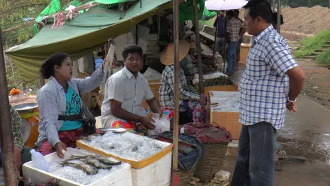 ว่อนโซเชียล! กุ้งพม่ายัดตะกั่ว ขายเกลื่อนแม่สอด คนต้าน เลิกซื้อ