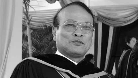 ลูกศิษย์อาลัย! ศ.รังสรรค์ แสงสุข อดีตอธิการบดี ม.รามฯ เสียชีวิตแล้ว