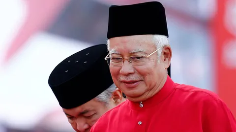 ผู้นำมาเลย์เล่นเกมเชื้อชาติ