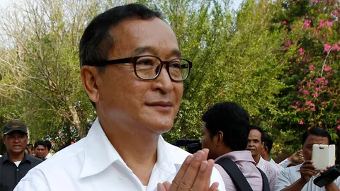 กองทัพกัมพูชายื่นฟ้อง สม รังสี