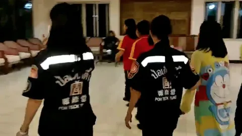 นร.จากค่ายวิทยาศาสตร์ อาหารเป็นพิษหลายสิบราย หามส่ง รพ.ที่ปทุมธานีวุ่น