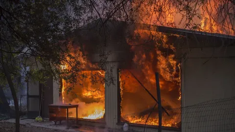 วิตก ไฟป่าแอลเอ เผาพื้นที่เท่าชิคาโก