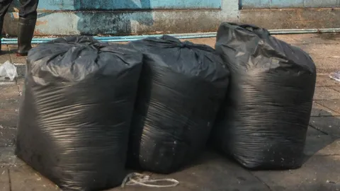 ปากซอยพหลโยธิน 58 กองขยะทิ้งเกลื่อนกลาดกีดขวางทาง วอนจนท.จัดระเบียบ