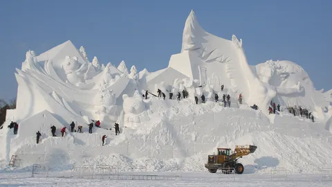  เตรียมพร้อมเฉลิมฉลอง งานแสดงประติมากรรมน้ำแข็งหิมะนานาชาติ (คลิป)