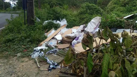 ฟ้องด้วยภาพ! คนมักง่ายทิ้งขยะ เกลื่อนจุดชมวิว-ถนนสายหลักบนเกาะช้าง