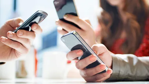 คนไทยใช้มือถือออนไลน์นานที่สุด