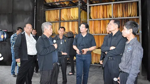 ระยองผุด “โรงรมควัน” อุ้มชาวสวนยาง