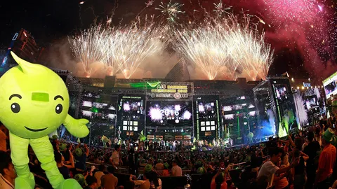 เคาต์ดาวน์ปีใหม่ @ เซ็นทรัลเวิลด์ จัดเต็มเทคโนโลยี แสง สี เสียง สะกดคนทั้งโลก