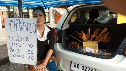 ไก่ย่างสาวหาดใหญ่ เปิดท้ายขายหลังเก๋ง ไม้ละ 10 บาทได้วันละ 6-7 ร้อย