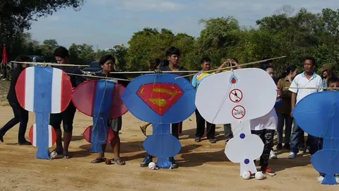 จันทบุรี จัดประเพณีวิ่งว่าว แข่งขันฟังเสียงอูด 'ว่าวดุ๊ยดุ่ย' (คลิป)