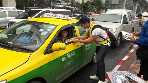 ขอทำดีแพ็กคู่ ‘ดีเจเก่ง’ จับมือ 'หนุ่มบิ๊กไบค์' ร่วมรณรงค์เมาไม่ขับ
