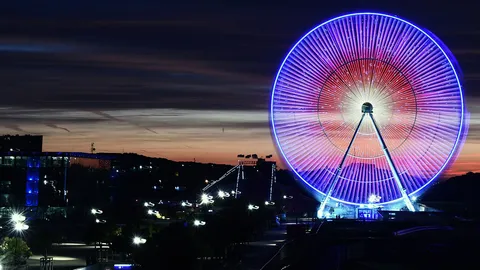 เรืองรองยามอาทิตย์อัสดง