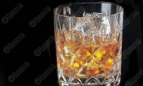 เมาค้างเพราะ ถ้วยแก้ว เป็นแก้วใบโตก้นเตี้ย จะรินเหล้ามือหนัก