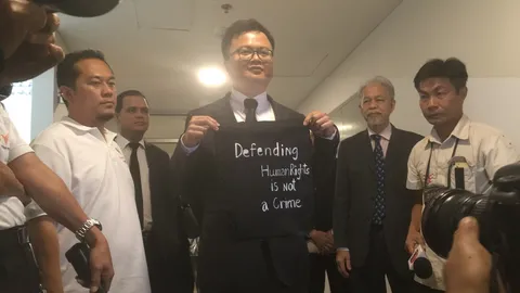 ‘ทนายเสื้อแดง’ รับทราบข้อหาหมิ่นศาล-พรบ.คอมพ์ ปมโพสต์คดี ‘ไผ่ ดาวดิน’