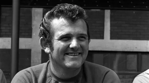 เศร้า!! ตำนานหงส์ชุดแชมป์ลีก เสียชีวิตแล้ว (คลิป) 