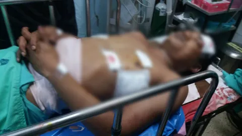 วัยรุ่นเมืองคอนเลือดร้อน เขม่นกันในผับ ชักมีดรุมแทงดับอนาถ