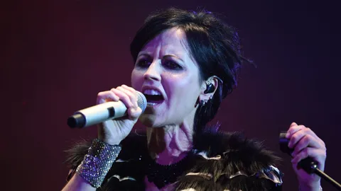 เผย! นักร้องนำ The Cranberries ป่วยไบโพลาร์ ซึมเศร้าหนักก่อนตายปริศนา