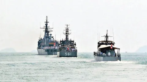 ทัพเรือภาคที่ 1 ทำพิธีสดุดีวีรกรรมทหารเรือไทยในยุทธนาวีเกาะช้าง