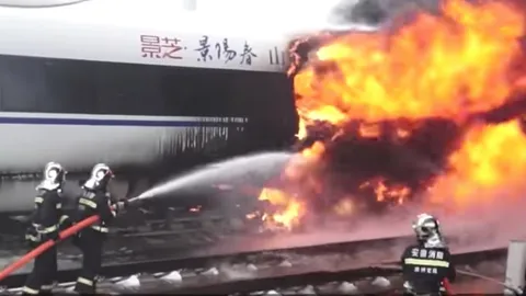 จีนเต้น! เร่งสอบไฟไหม้สยอง รถไฟความเร็วสูง (คลิป)