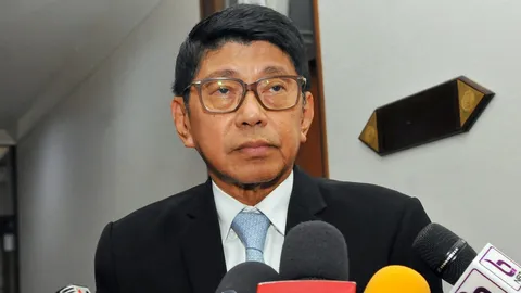 'วิษณุ' ยันชุมนุมใกล้วังผิด พ.ร.บ.ชุมนุม ชี้ตั้งด่านลอยมีข้อดี-เสีย