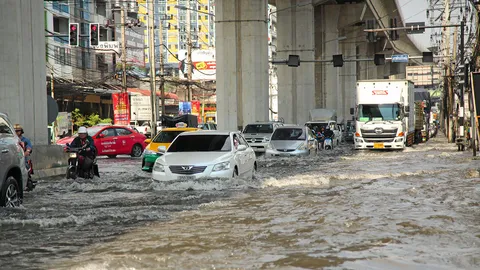 ท่วมหนัก 