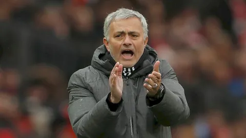 สื่อโหมผีเต็งจ๋า! จ่อกระชากลูกชายตำนานดัตช์ร่วมก๊วน (คลิป)