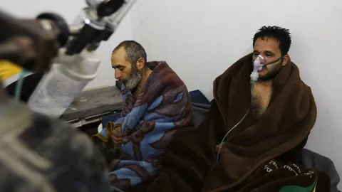 กบฏซีเรียโวย รบ.ทิ้งระเบิด ‘สารคลอรีน’ ในจ.อิดลิบ ทำปชช.ล้มป่วย (คลิป)