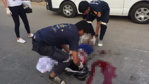 เบรกไม่ทัน กระบะหนุ่มแอฟริกาชนเด็ก ป.1 ดับ วิ่งข้ามถนนมากับเพื่อน