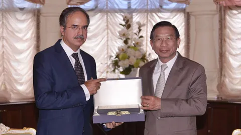 ทูตฯปากีฯ เยี่ยม 'บิ๊กฉัตร' ย้ำสัมพันธ์2ประเทศ ชมไทยแก้ปัญหาชายแดนใต้