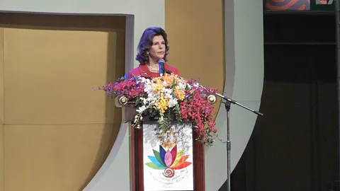 ราชินีสวีเดนชื่นชมไทย มีกม.ป้องเด็กถูกละเมิด