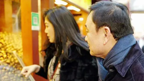 สื่อแดนมังกรไม่รู้ ‘ยิ่งลักษณ์’เข้าจีนยังไง หลังโผล่เที่ยวปักกิ่งกับพี่