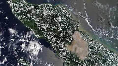 เหนือปล่องภูเขาไฟ