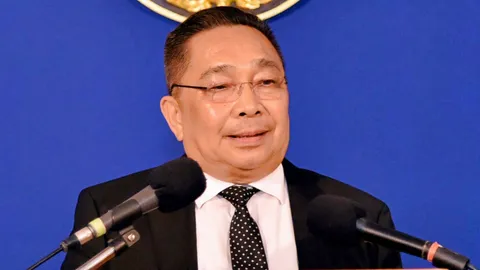 'บิ๊กเยิ้ม' ยันไม่เล่นการเมือง ปัดคุย 'บิ๊กตู่' นั่งกุนซือ 'พลังประชารัฐ'