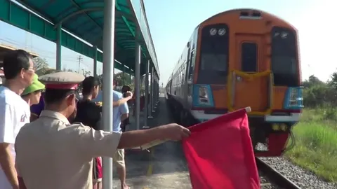 คนเมืองชลอกหัก! รถไฟขบวนพิเศษ กรุงเทพ-บ้านพลูตาหลวง ตั๋วเต็มอดนั่ง