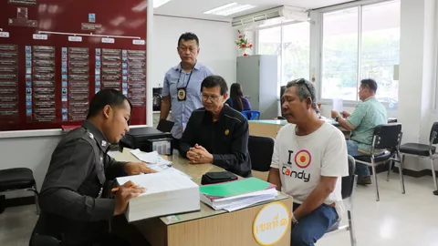 ไม่ได้แฮงก์! จับโชเฟอร์แท็กซี่เถื่อนให้ผู้โดยสารขับแทน อ้างโรคกำเริบ