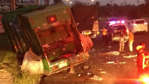 6 ล้อหลับในพุ่งชนรถเก็บขยะ ทต.ไร่เก่า ตายสยองรวดเดียว 2 ศพ