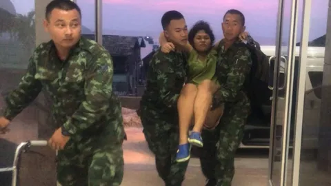 ชาวเน็ตชื่นชมทหารของประชาชน รุดช่วยสาวท้องแก่ใกล้คลอดแบกลงจากเขาส่งรพ.