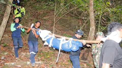 พบศพหนุ่มใหญ่ เปลือยกายตาย ร่างเละเน่า หลังญาติร้องหายไป 11วัน