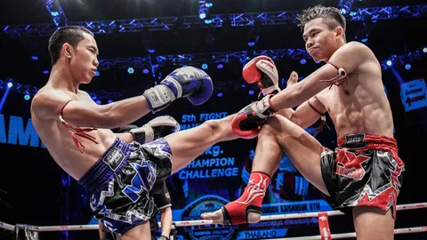 'เพชรทรายมูล' ชนะคะแนน 'ภราดรเล็ก' ซิวเข็มขัด 63 กก. มวยไทย เดอะฮีโรฯ