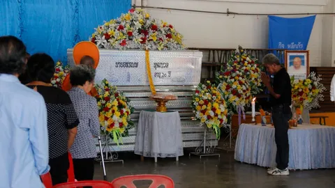 ตรัง เผาศพ 'ตุ๊ดตู่' หนุ่ม ถูกหวย 6 หมื่น ญาติกังขา ฆาตกรรม หรือตายเอง