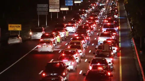 นครสวรรค์ จราจรคืนนี้คล่องตัว แม้ปริมาณรถมาก