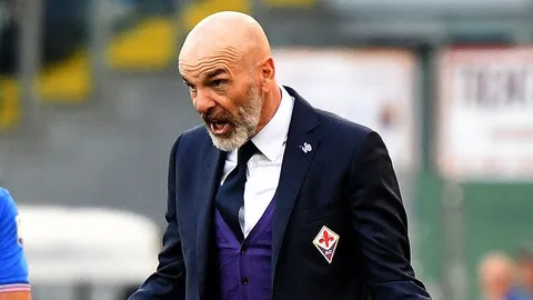 สดุดีกัปตัน! กุนซือฟิออฯ สักชื่อรำลึก ‘อัสตอรี’ ไว้ที่แขน