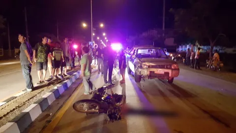 กระบะเบรกไม่ทัน ชนมอเตอร์ไซค์ขับย้อนศร ชายวัย 53 ดับคาที่