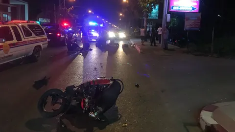 รถยนต์ชนจยย.แว้น 2 คันตาย 1 เจ็บ 2 ก่อนเสียหลักตกข้างบนถนนสายไหม