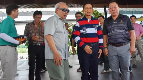 'สมชาย' ยกก๊วนบุกถิ่น 'สะสมทรัพย์' ยันมาตีกอล์ฟ ไร้คุยการเมือง