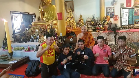 'เจ้าแหลม' เข้ากราบไหว้พระอาจารย์แดง เกจิดังเมืองกรุงเก่า