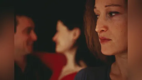 สาวเจ็บจุก! สุดช้ำแฟนกับเพื่อนรักจะแต่งงาน บอกธีมเดียวกันแค่เปลี่ยนเจ้าสาว