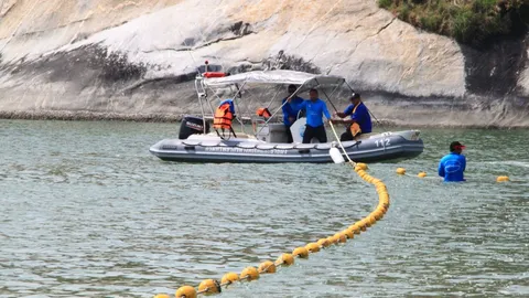 ลงเล่นน้ำได้แล้ว! วางทุ่นหาดทรายน้อย กันฉลาม-แมงกะพรุน