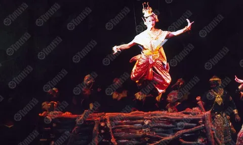 คนดังการันตี โขนนางลอย  คนไทยไม่ควรพลาด